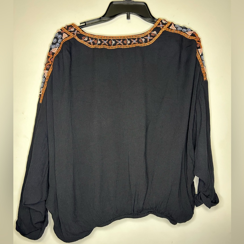 Free People Crescent Moon Embroidered Beaded Top size XS.
SKU A40 - Picture 3 of 7